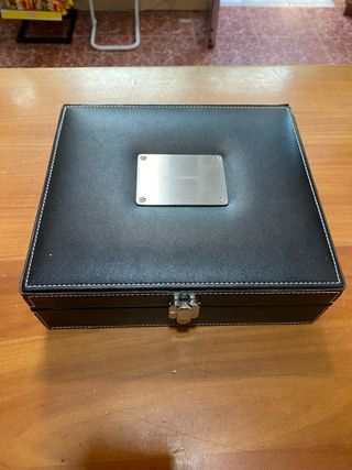 Umidificatore per sigari nero con piastra in metallo