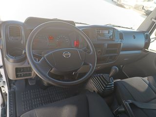 Nissan NT400 Cabstar Chasis 3.0 CAJA CERRADA 130CV