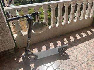 Patinete Eléctrico con Casco