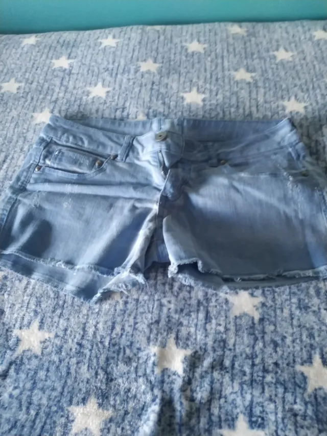Pantalón corto vaquero azul claro