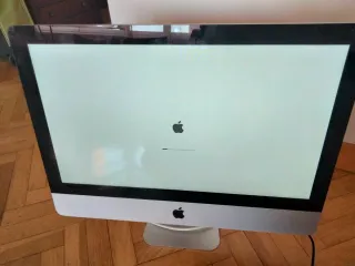 IMAC 21.5 (2011) - Apple