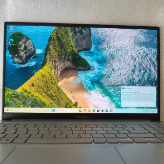 Portátil ASUS VivoBook 15 OLED Plata M1503QA-L1048
