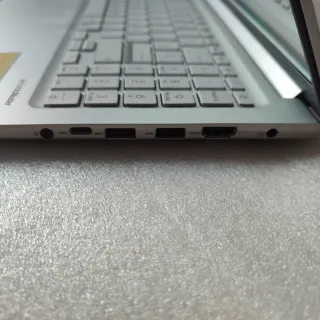 Portátil ASUS VivoBook 15 OLED Plata M1503QA-L1048