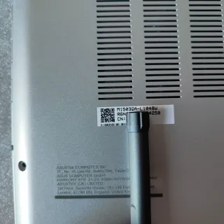 Portátil ASUS VivoBook 15 OLED Plata M1503QA-L1048