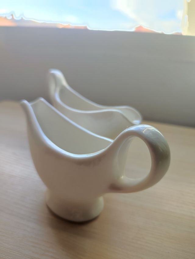 Juego de 2 Salseras porcelana TIGER (17cm blancas)