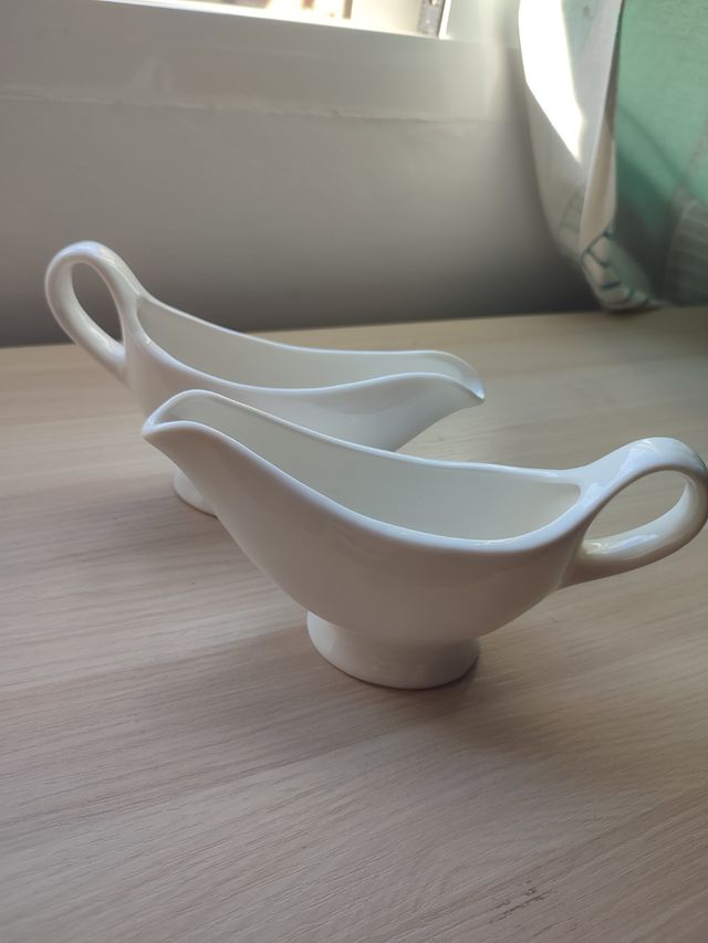 Juego de 2 Salseras porcelana TIGER (17cm blancas)