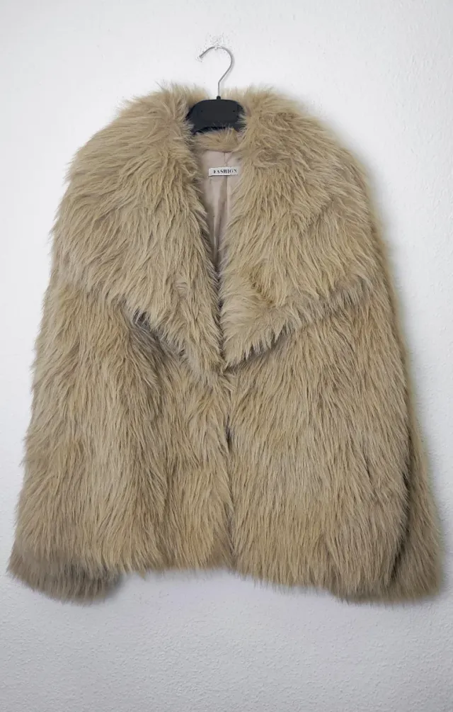 Abrigo beige piel sintética talla única