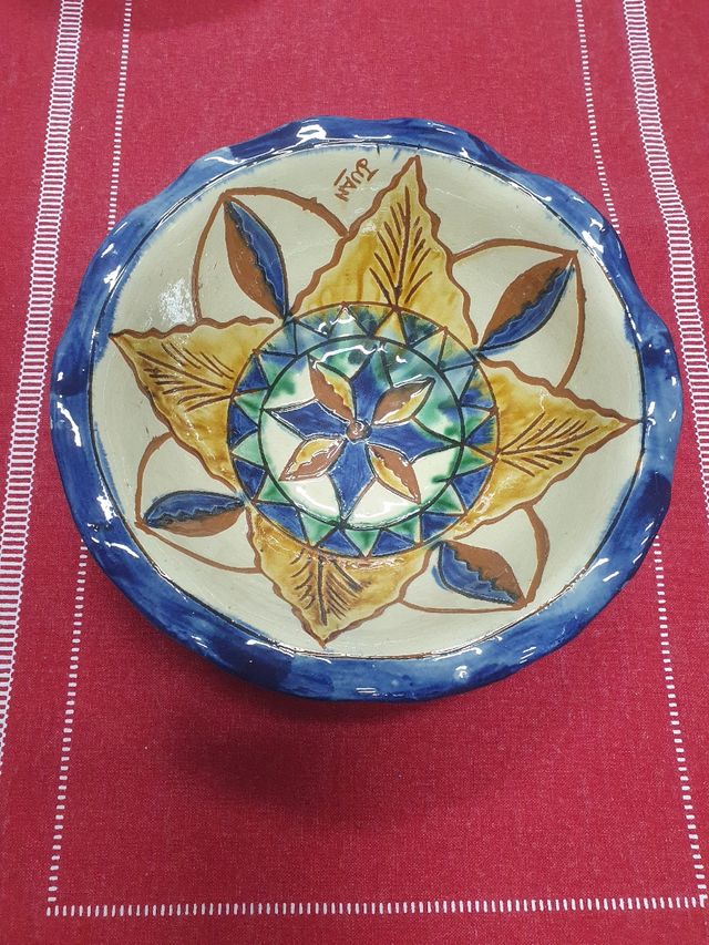 Plato hondo de cerámica hecho a mano 23cm