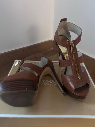 Sandalias Michael Kors Marrones y Doradas