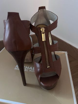 Sandalias Michael Kors Marrones y Doradas