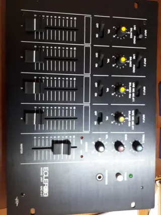 Mesa de mezclas Ecler MAC 4-2 T