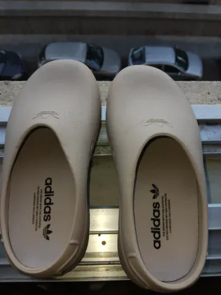 Adidas Sandalias Beige