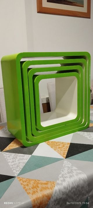 Estanterías Cubo Verdes y Blancas