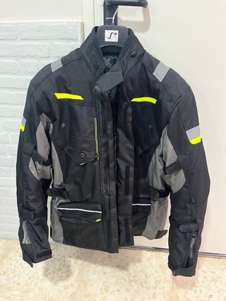 Voge 525DSX con maleta GPRtech