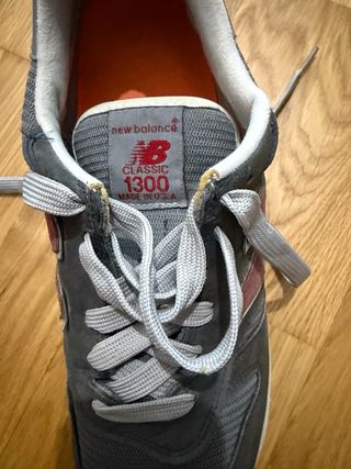 New Balance 1300 Gris/Rojo