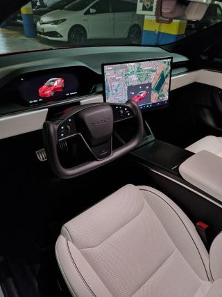 Tesla model S Plaid 2023 HW4