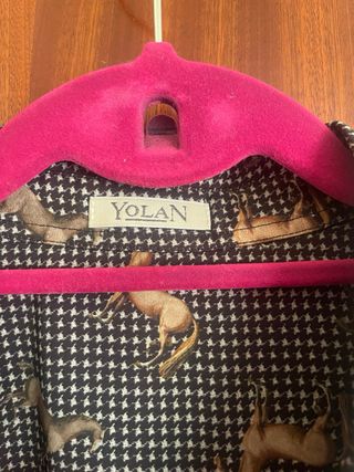Blusa de raso con estampado de caballos