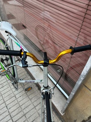 Bicicleta Peugeot plateada