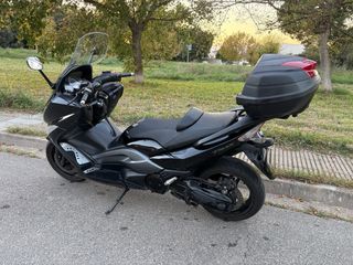 Yamaha Tmax Negra