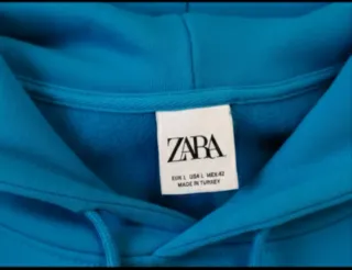 Sudadera azul de hombre ZARA con capucha
