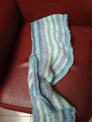 Cuello con capucha tejido a mano