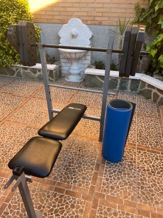 Banco de pesas y accesorios gimnasio