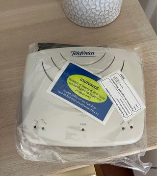 Router ADSL Inalámbrico Telefonica y telefono fijo