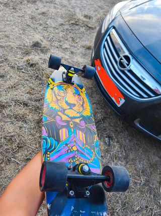 Monopatín Surfskate con diseño de tigre