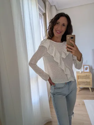 Blusa blanca lunares o puntos negros