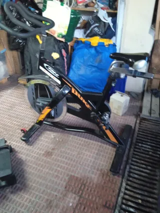 Bicicleta Estática DUKE Negra y Naranja