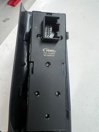 Mando elevalunas Skoda Octavia