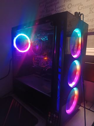 Ordenador Gaming + 2 alfombrillas + monitor 