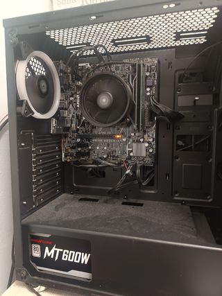 Ordenador Gaming + 2 alfombrillas + monitor 