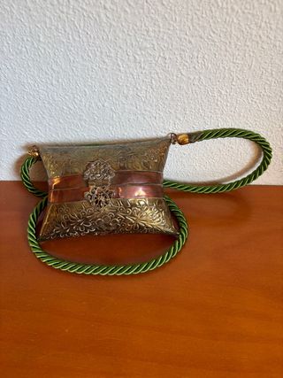 Bolsito de mano latón dorado y verde