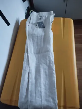 Pantalón beige para eventos