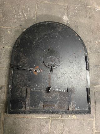 Puerta de hierro para horno antiguo