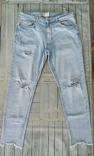 Pantalones vaqueros Bershka desgastados