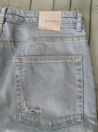 Pantalones vaqueros Bershka desgastados