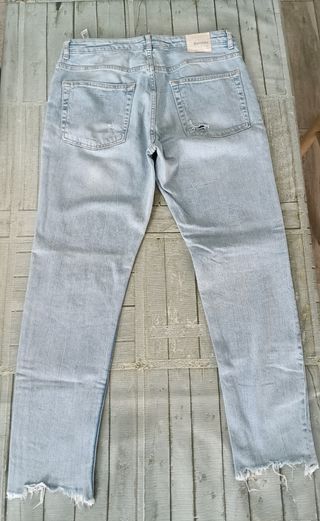 Pantalones vaqueros Bershka desgastados