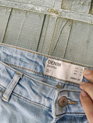 Pantalones vaqueros Bershka desgastados