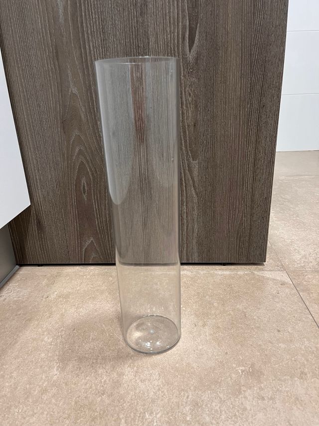 Jarrón cilíndrico de metacrilato 10*40 cm.