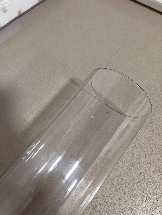 Jarrón cilíndrico de metacrilato 10*40 cm.