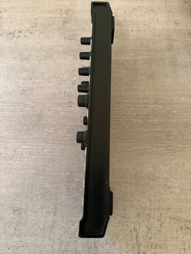 2 unidades Controladora DJ Traktor Kontrol X1 Mk1 