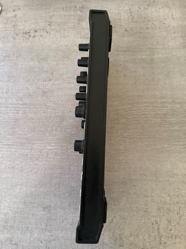 2 unidades Controladora DJ Traktor Kontrol X1 Mk1 