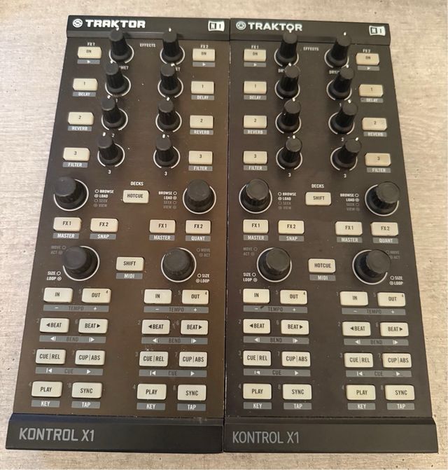 2 unidades Controladora DJ Traktor Kontrol X1 Mk1 