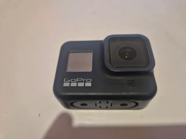 GoPro Hero 8 (4K ULTRA HD) con 2 baterías