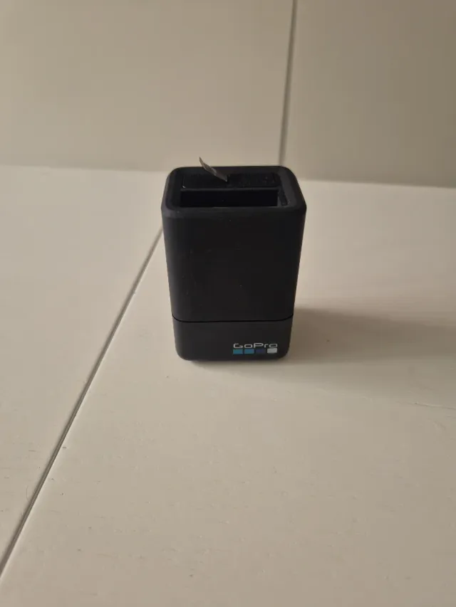 GoPro Hero 8 (4K ULTRA HD) con 2 baterías