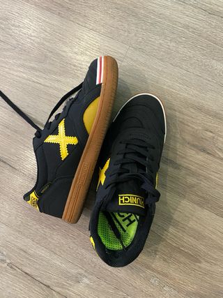 Zapatillas Munich Gresca Negras y Amarillas Ta37