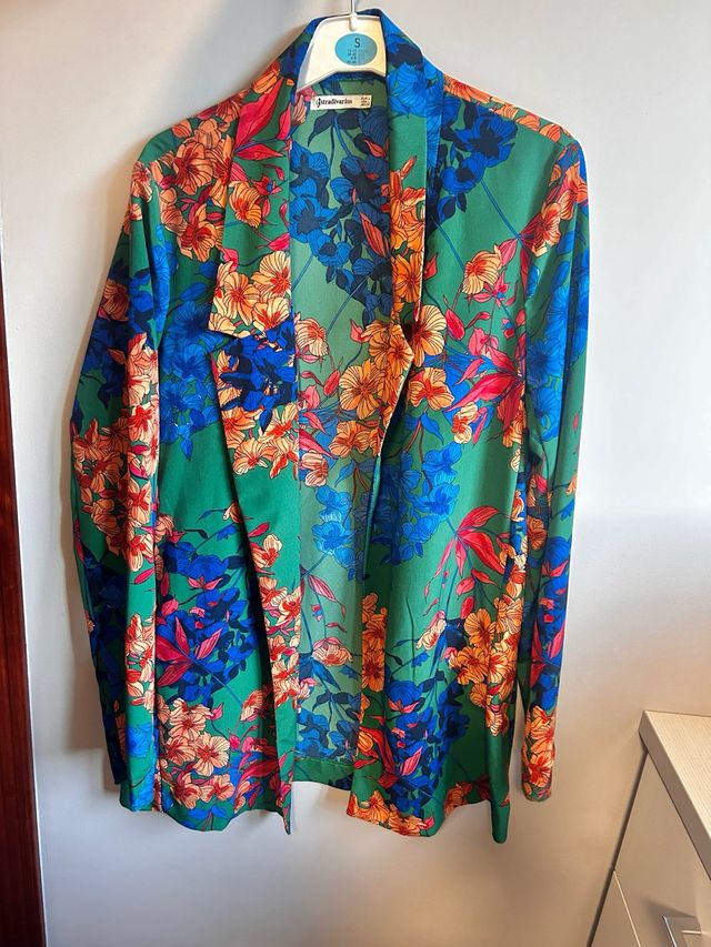 Blazer Stradivarius flores verde