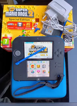 Nintendo 2DS Negra y Azul con Super Mario Bros. 2
